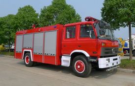 東風(fēng)153泡沫消防車圖片