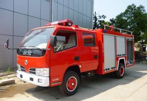 東風小霸王水罐消防車圖片