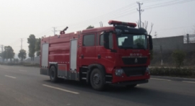 國五重汽T5G 8噸泡沫消防車圖片